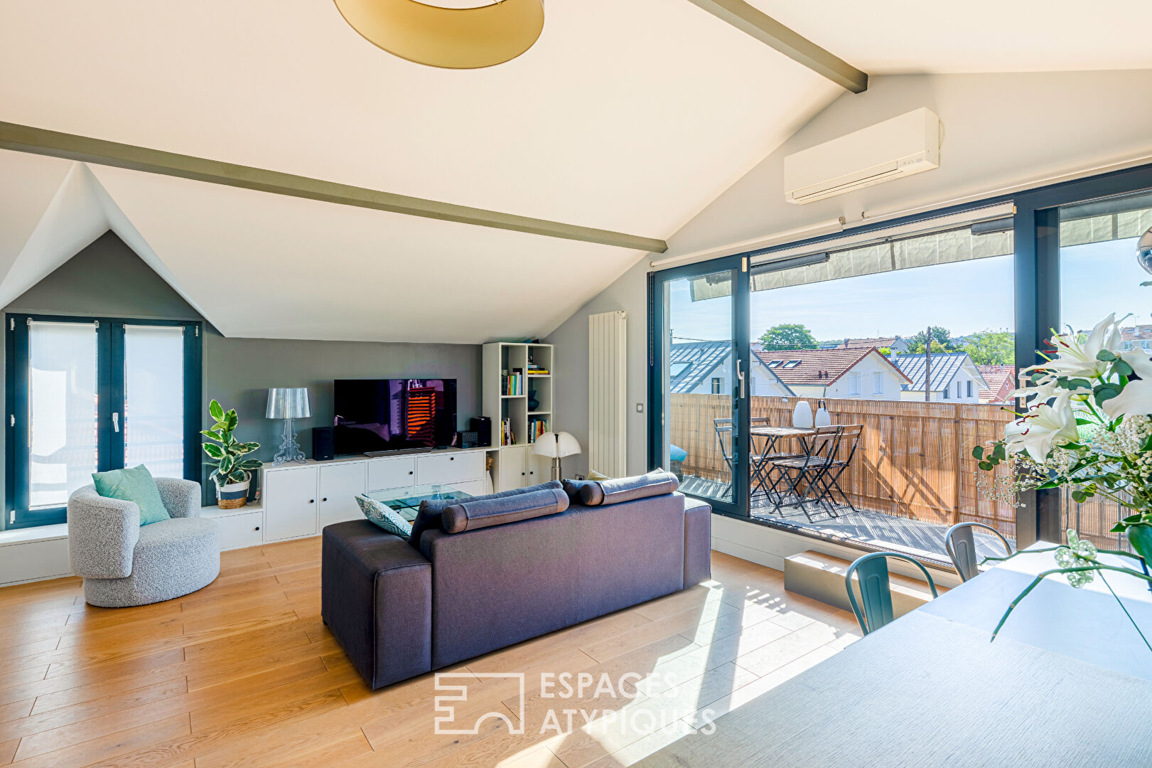 Duplex inversé avec terrasse dans une impasse proche centre-ville de Rueil-Malmaison
