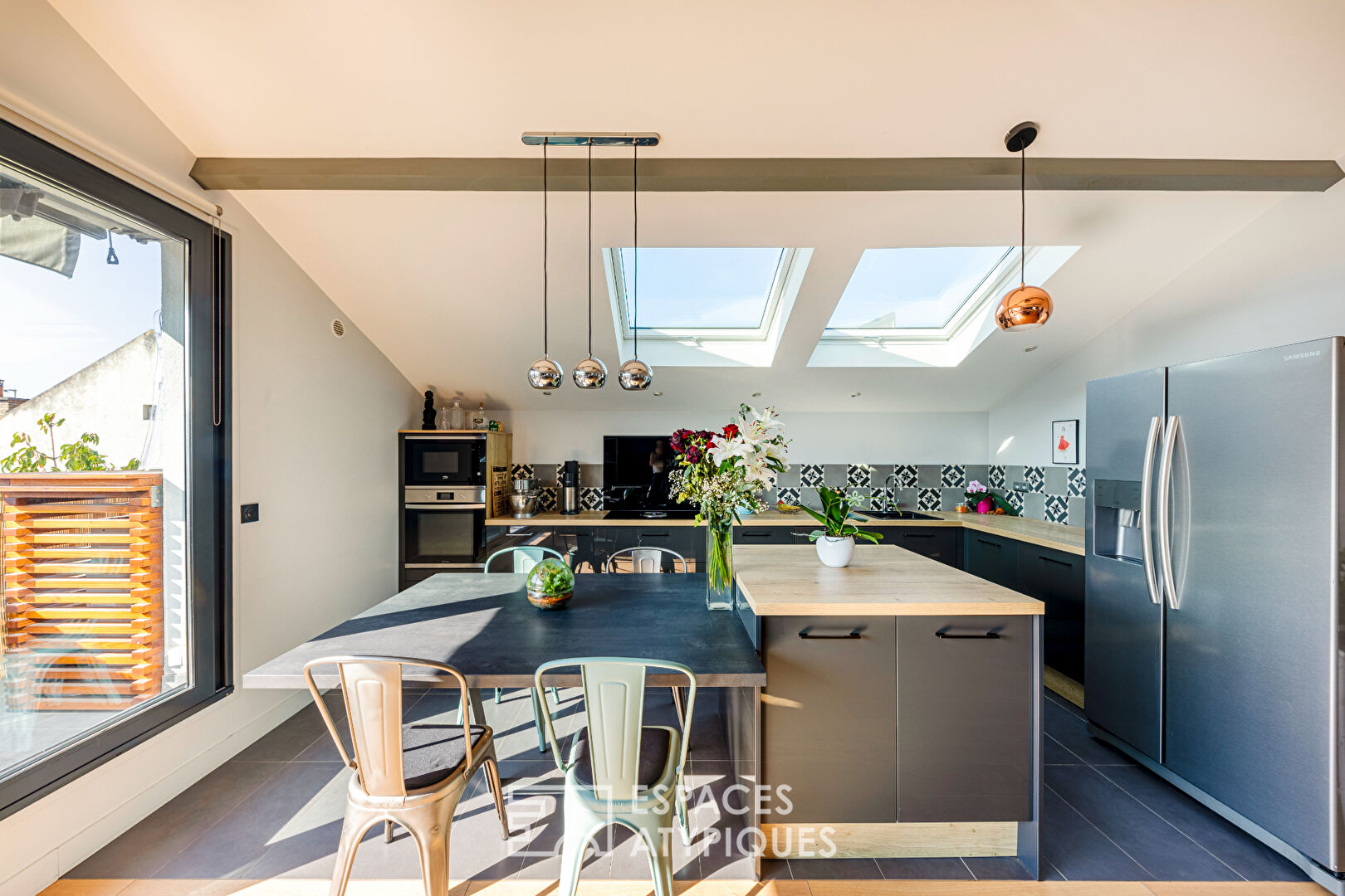 Duplex inversé avec terrasse dans une impasse proche centre-ville de Rueil-Malmaison