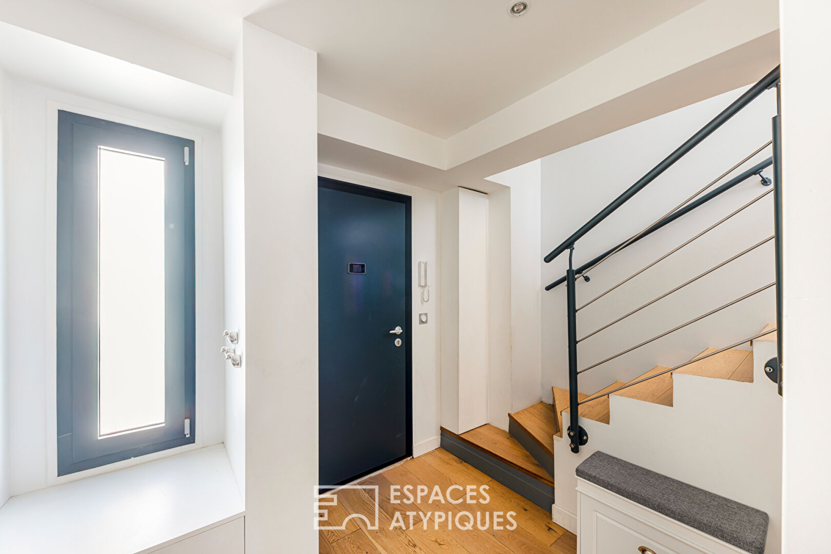 Duplex inversé avec terrasse dans une impasse proche centre-ville de Rueil-Malmaison