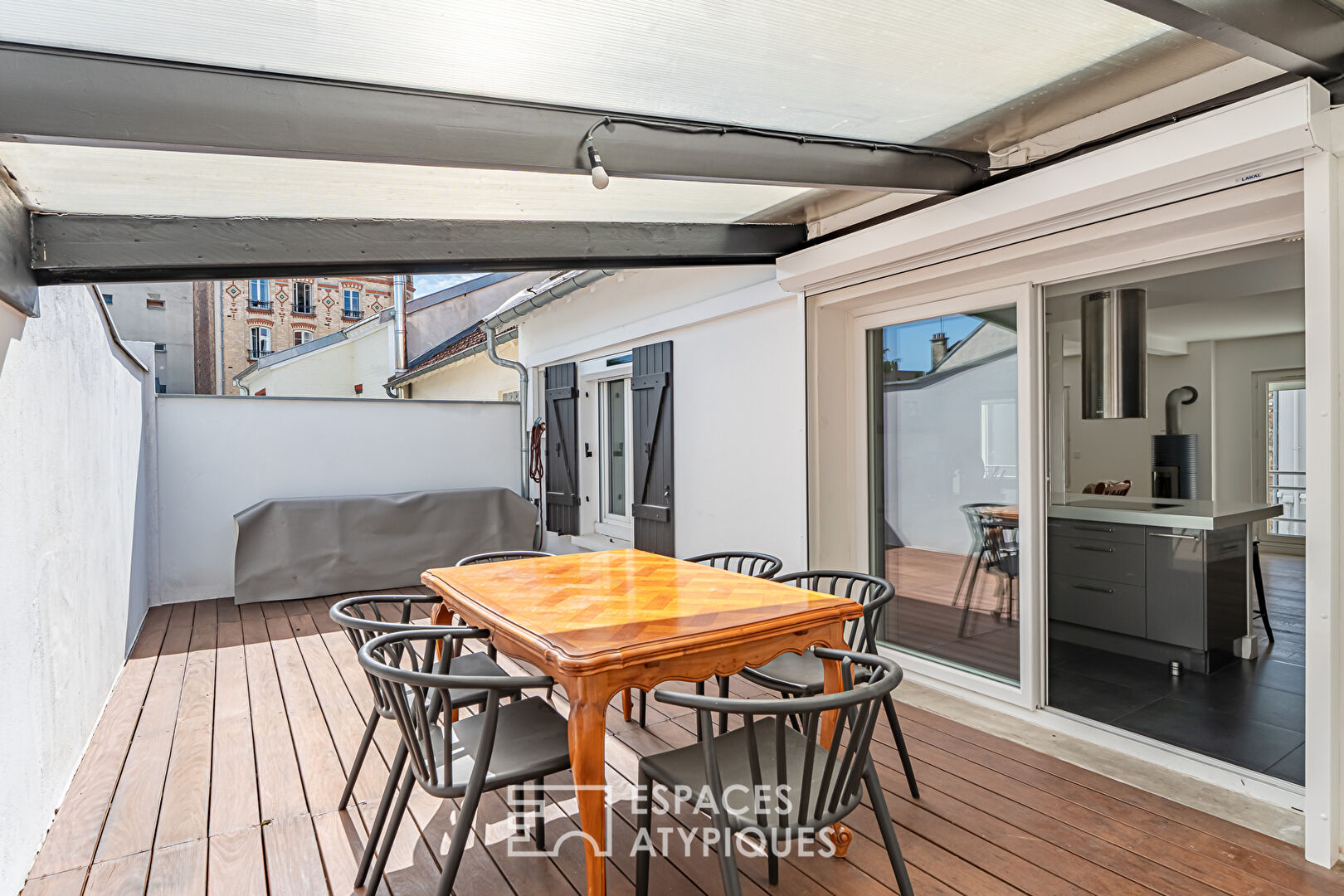 Top floor duplex with terrace, Alma district
