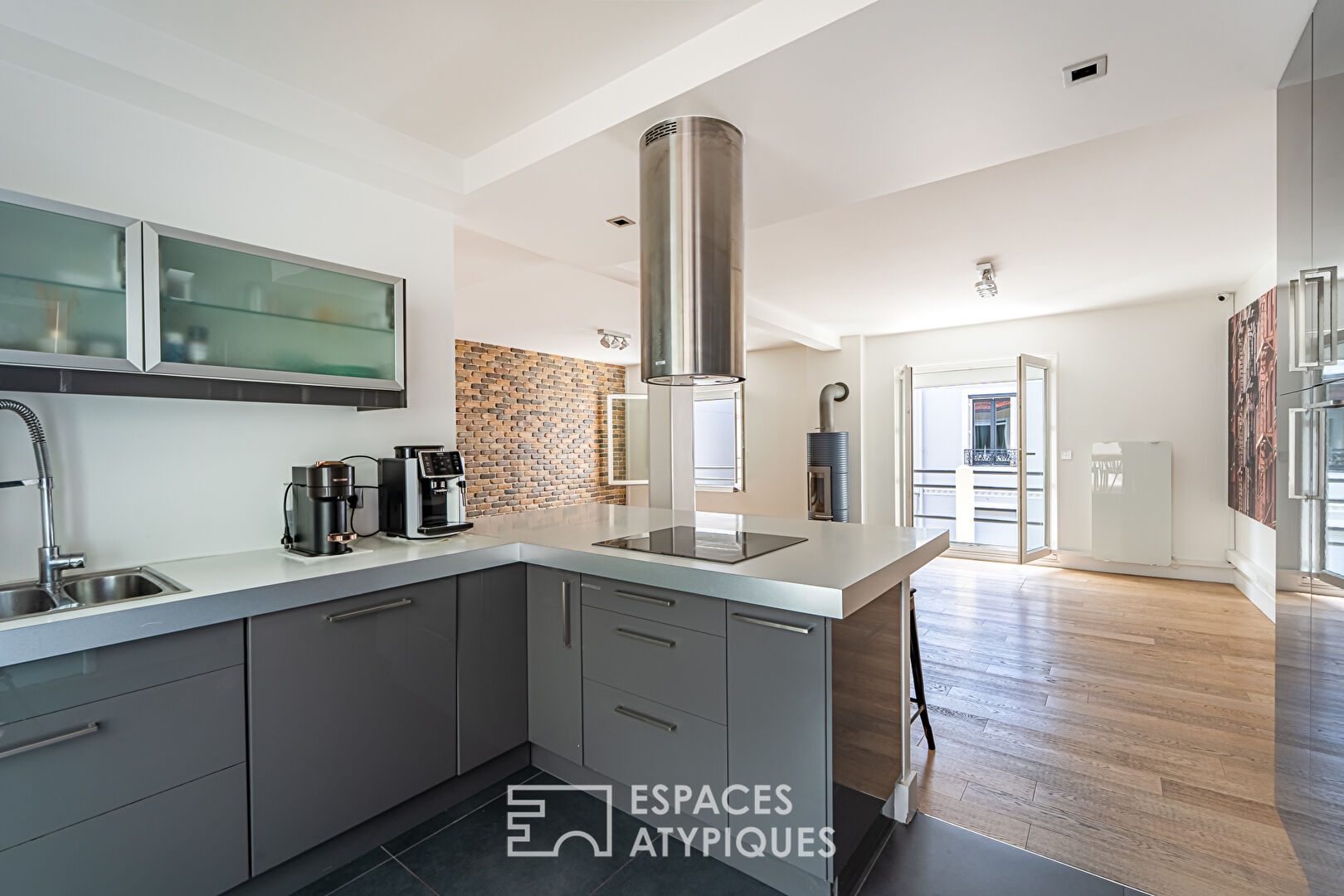 Top floor duplex with terrace, Alma district