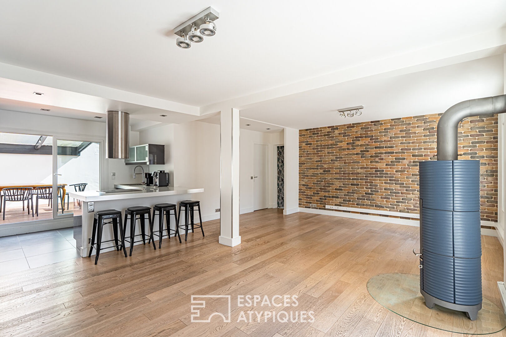 Top floor duplex with terrace, Alma district