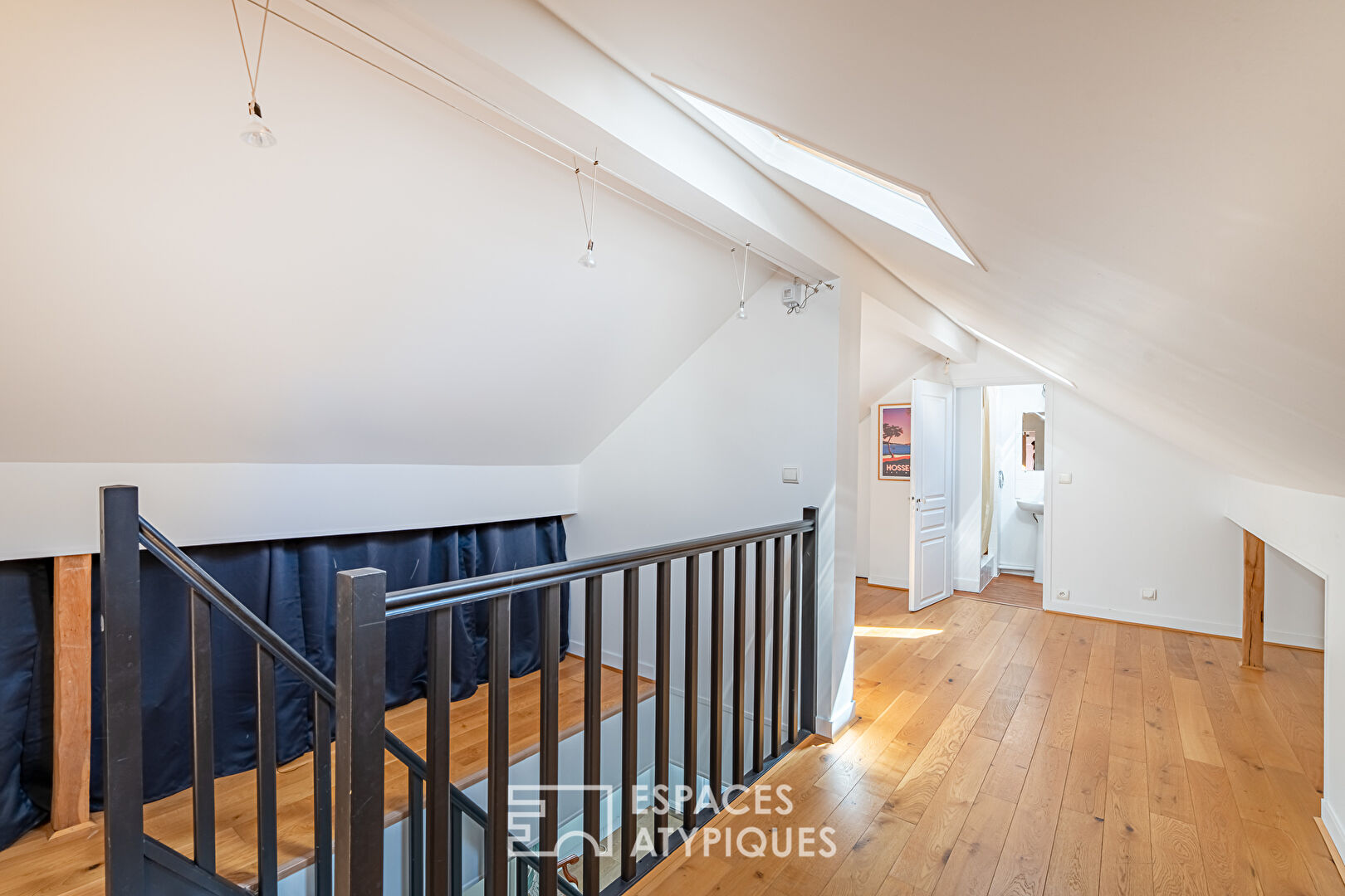 Top floor duplex with terrace, Alma district