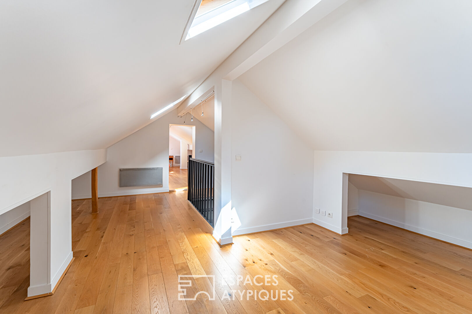 Top floor duplex with terrace, Alma district