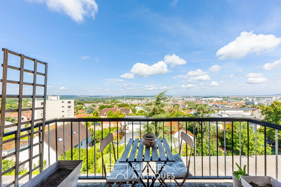 Cosy appartement T3 rénové avec balcon et vue dégagée à Rueil-Malmaison
