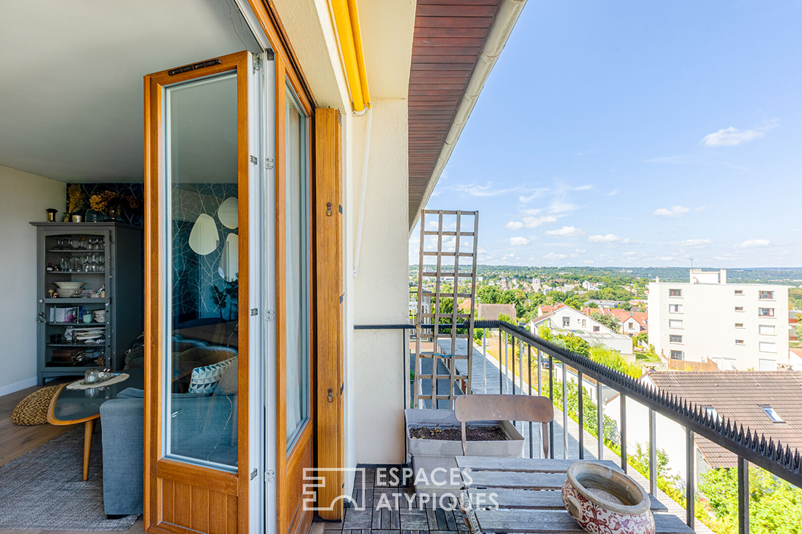 Cosy appartement T3 rénové avec balcon et vue dégagée à Rueil-Malmaison