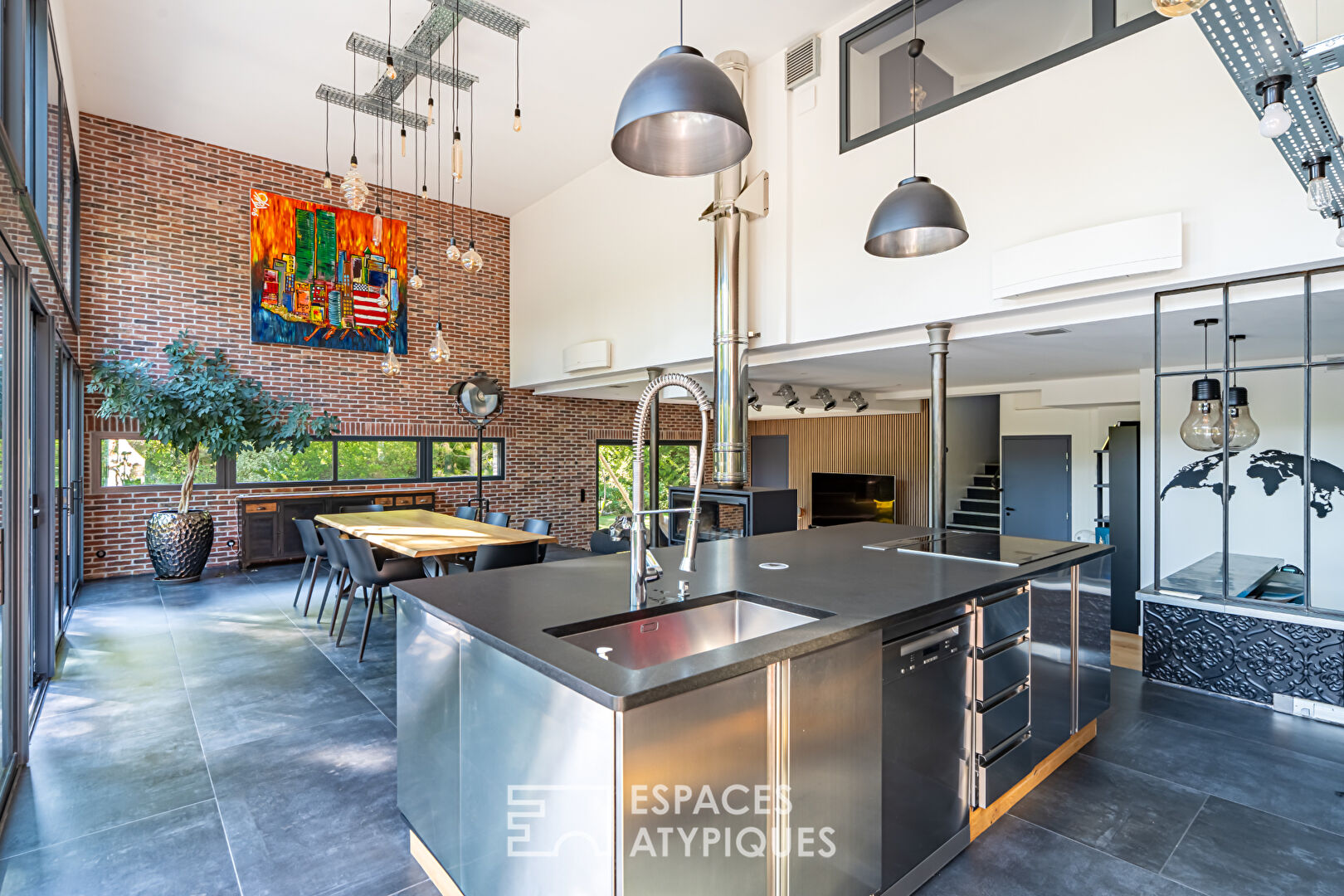 Industrial-style timber-framed property in Saint Cucufa Rueil-Malmaison