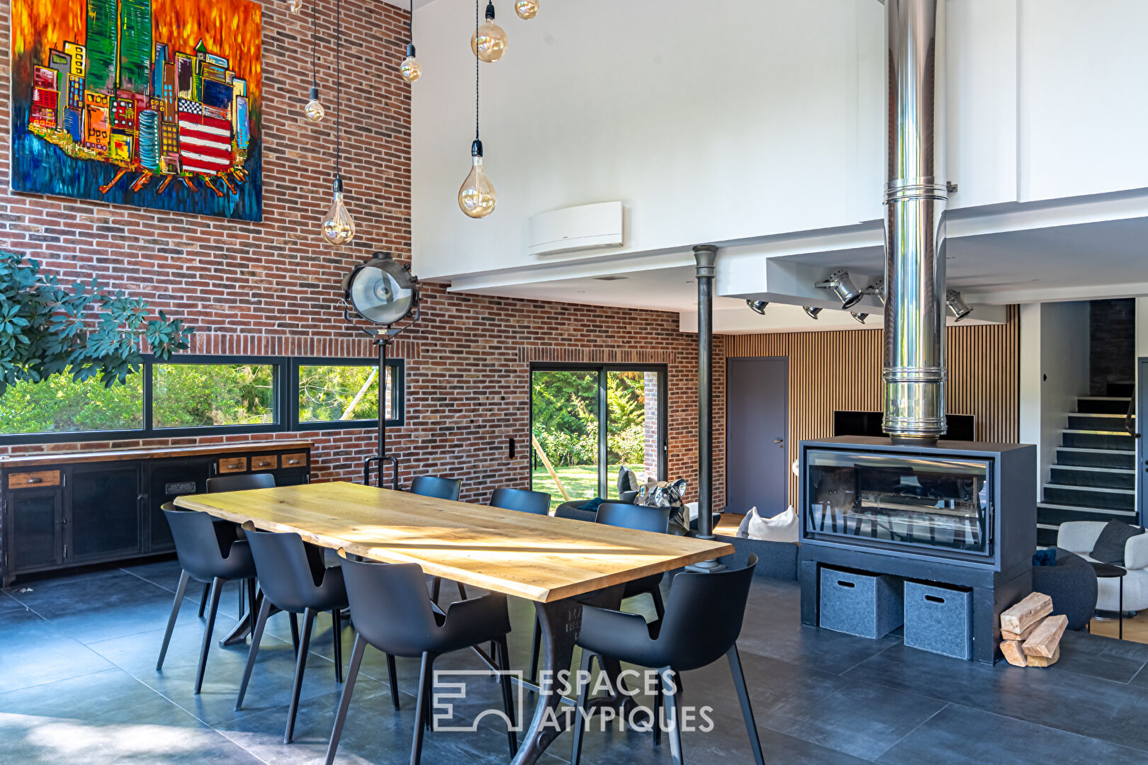 Industrial-style timber-framed property in Saint Cucufa Rueil-Malmaison