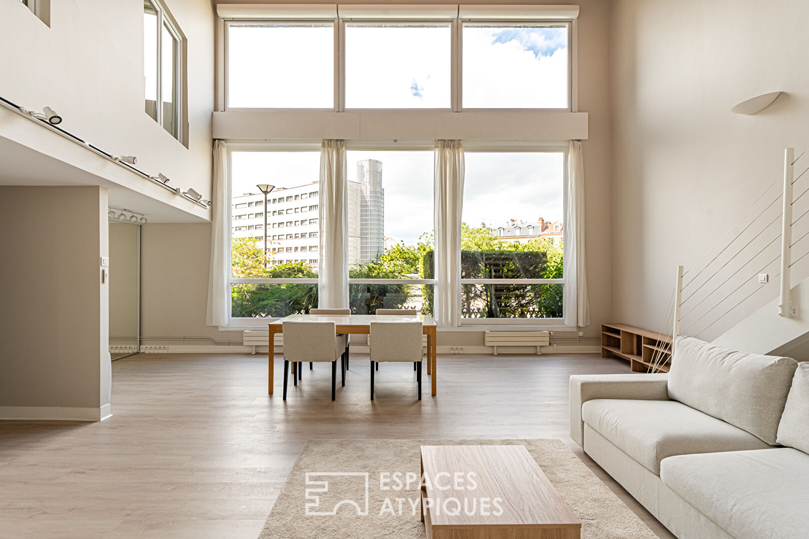 Atelier d’artiste en duplex, esprit maison