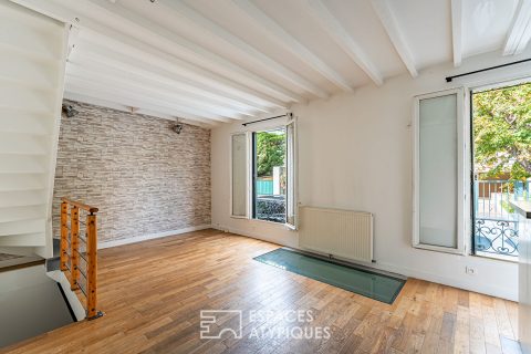Triplex like a house in the heart of the BAC district
