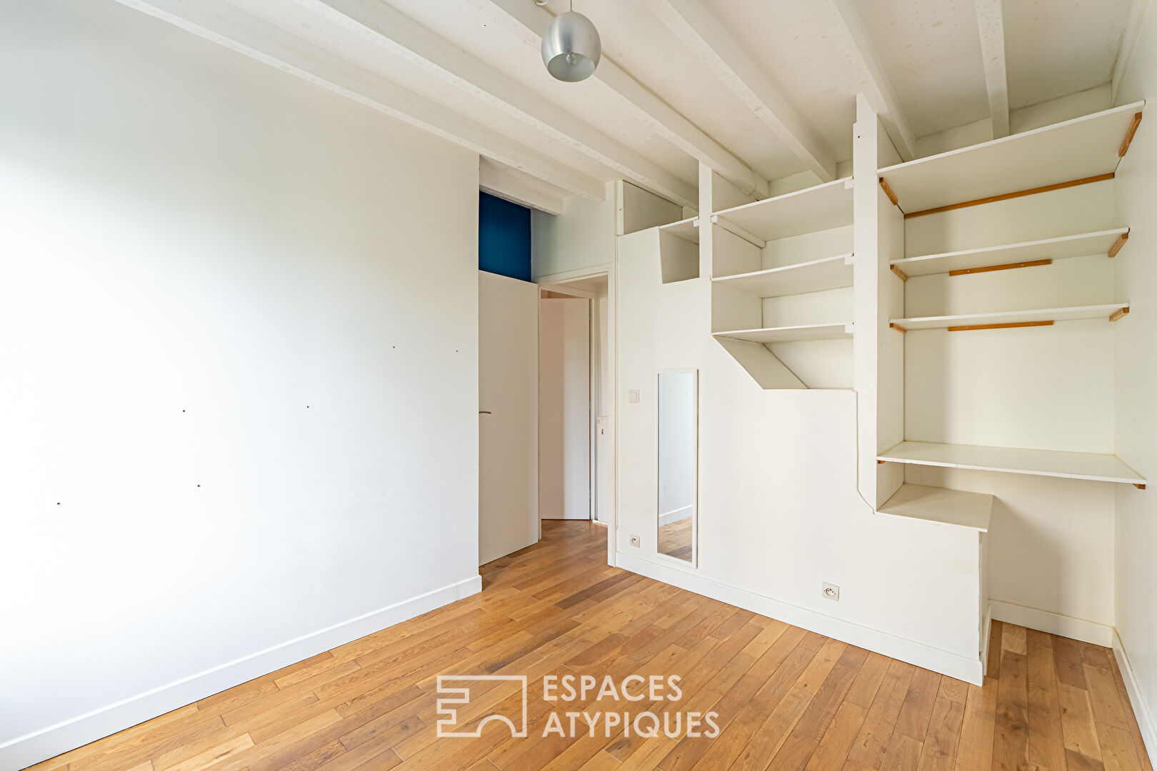 Triplex like a house in the heart of the BAC district