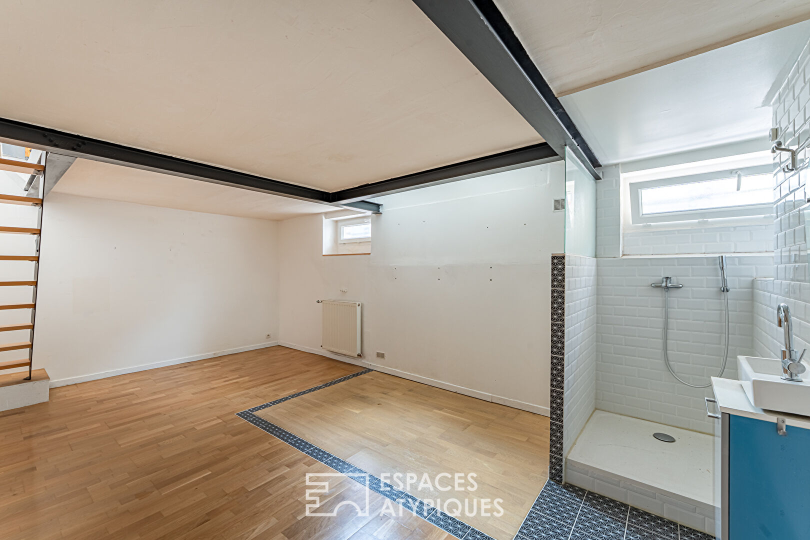 Triplex like a house in the heart of the BAC district