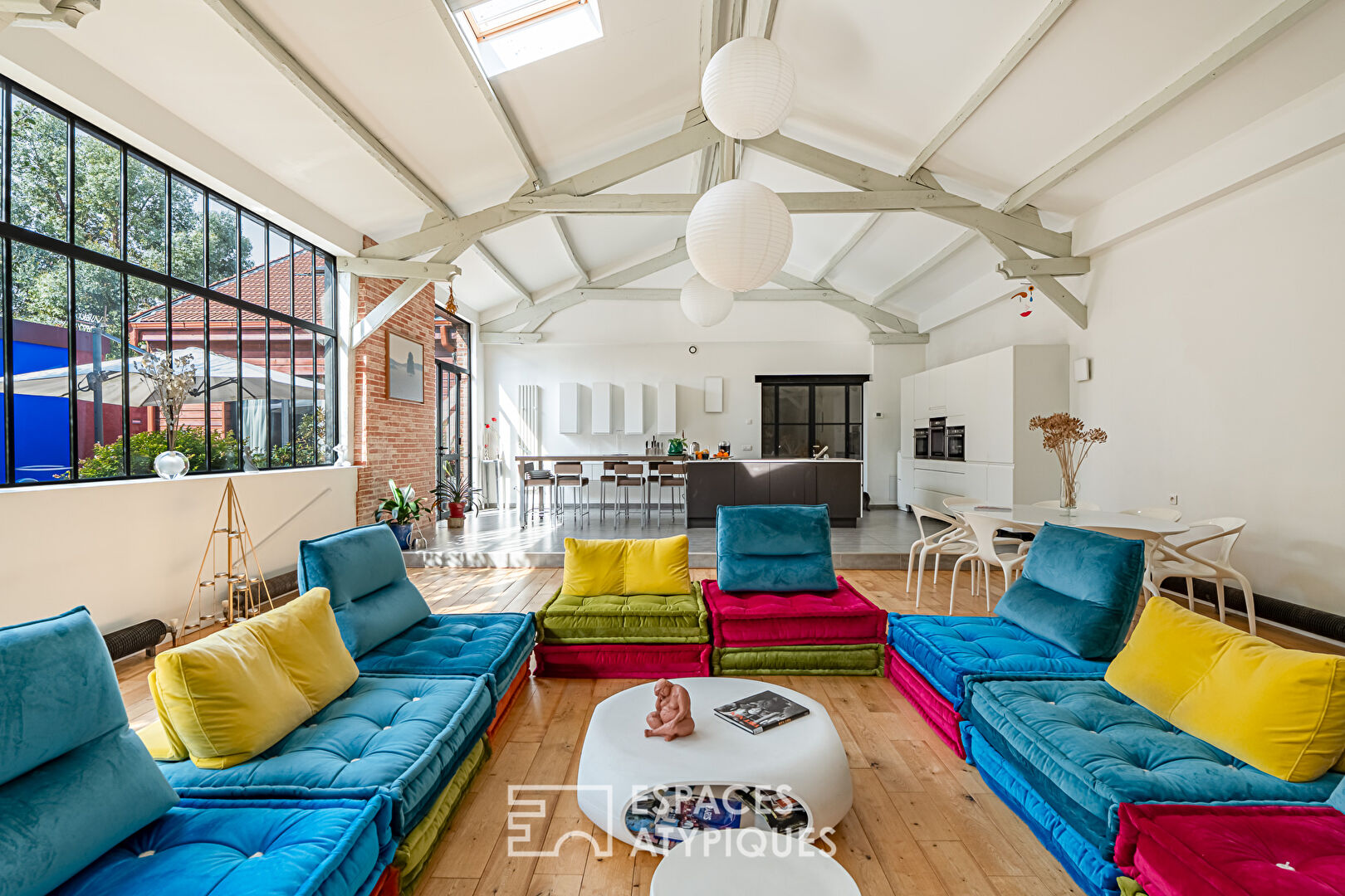 Ancien atelier transformé en loft avec Jardin