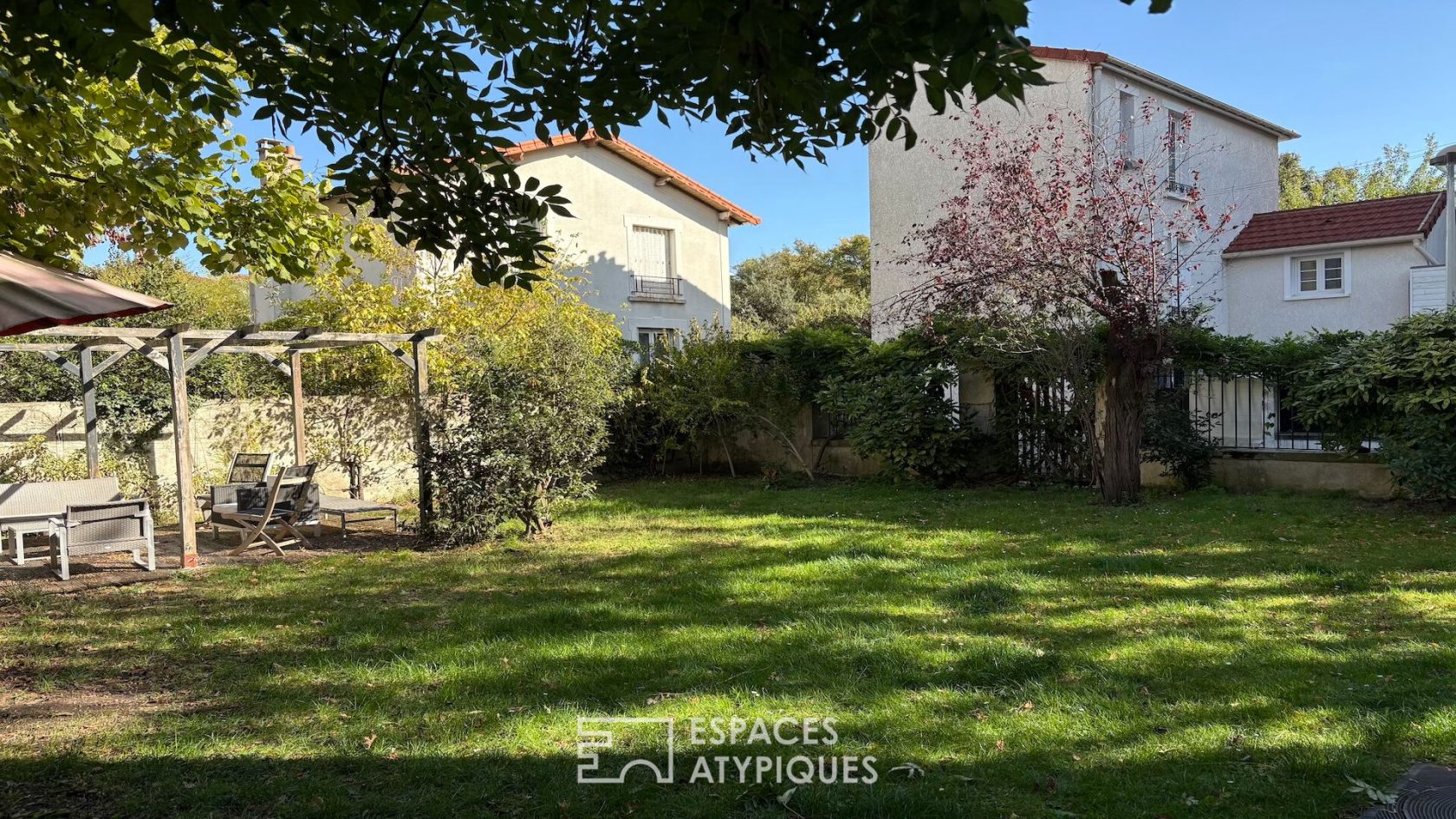 Building land in a residential area in the city center