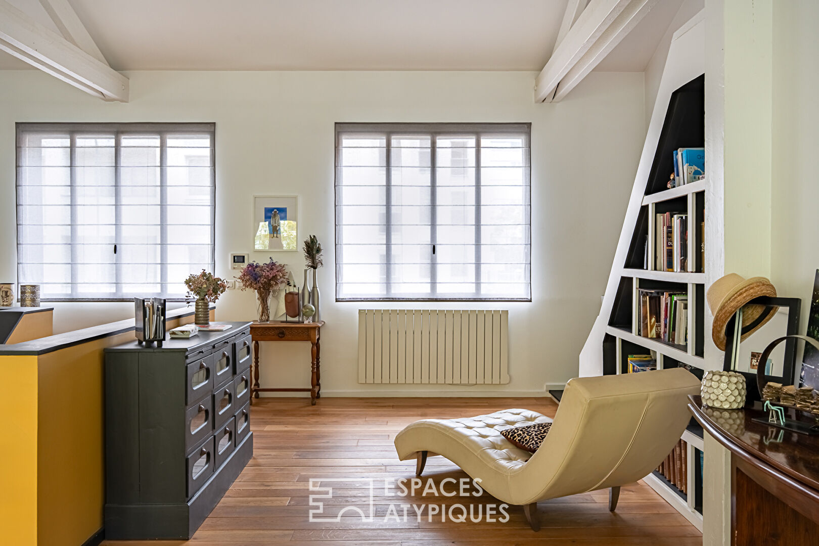 Former mechanical workshop transformed into a mixed-use loft, Gambetta district.