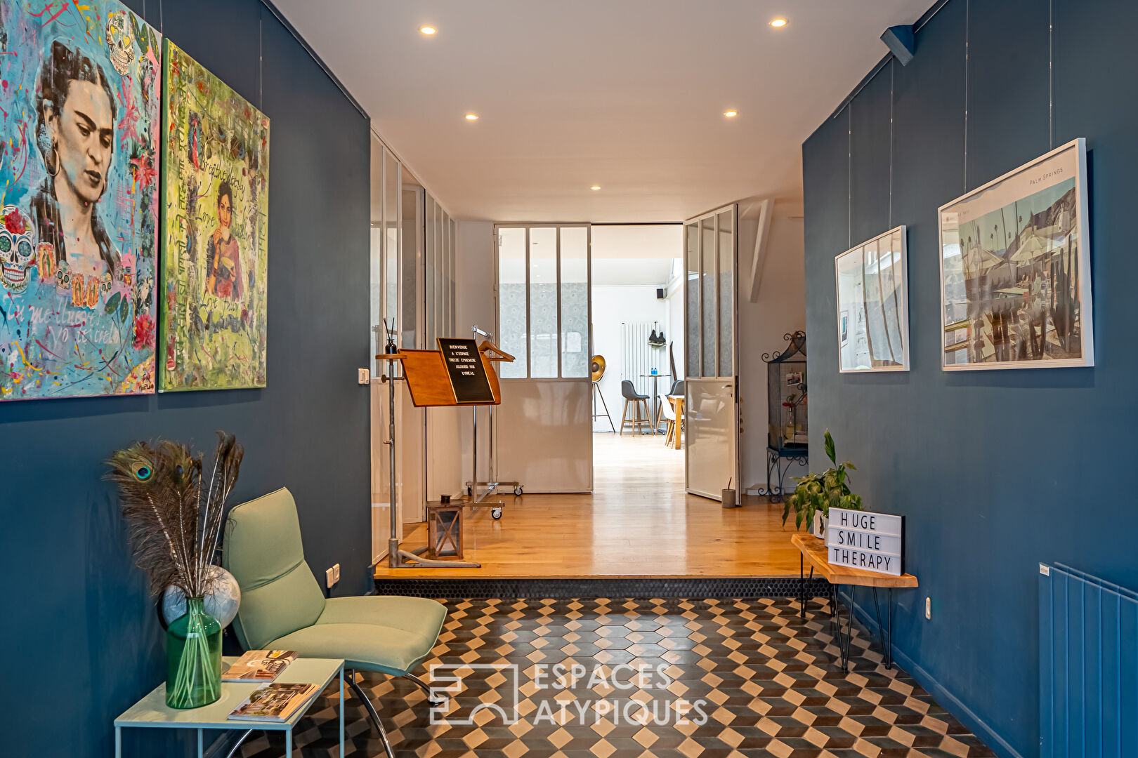Former mechanical workshop transformed into a mixed-use loft, Gambetta district.