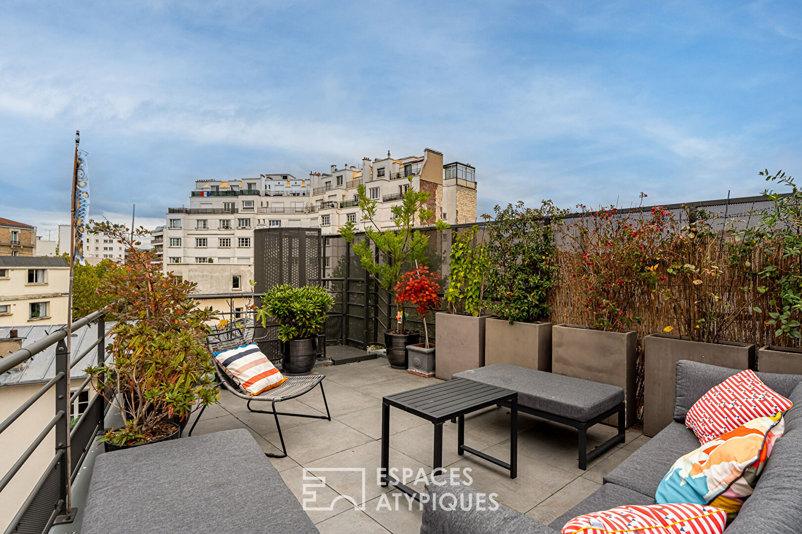 Triplex contemporain meublé avec toit-terrasse au coeur de Boulogne