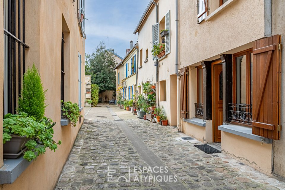 Maison de ville rénovée sur allée privée en centre-ville