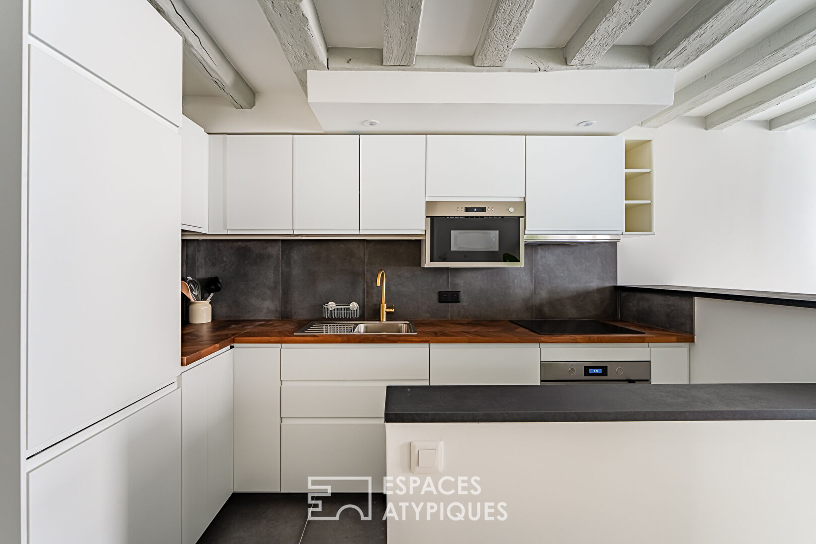 Maison de ville rénovée sur allée privée en centre-ville