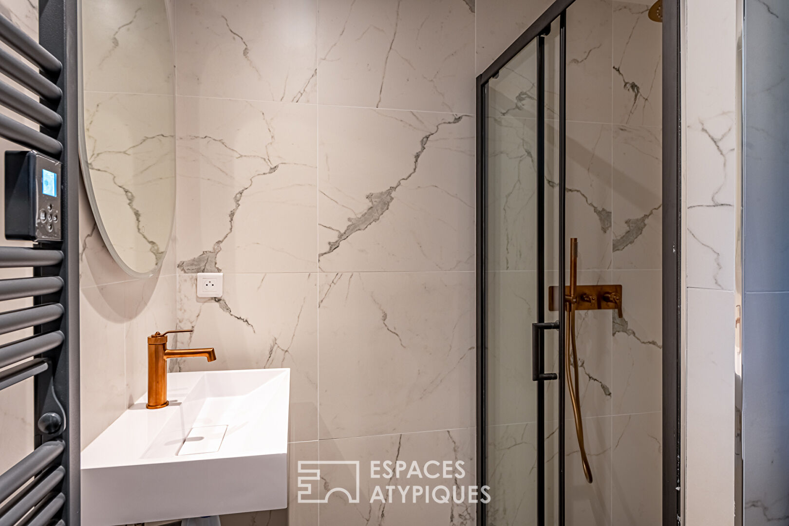 Maison de ville rénovée sur allée privée en centre-ville