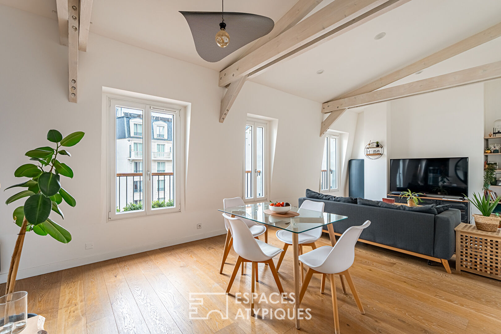 Dernier étage au volume généreux