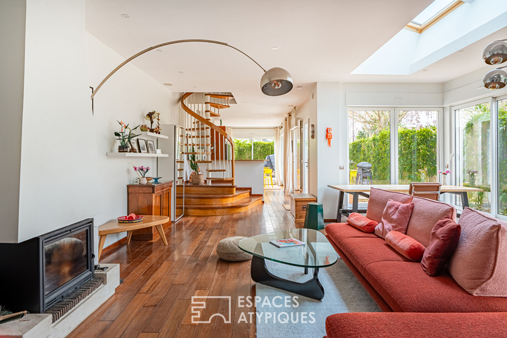 Loft house with terrace in Saint-Cucufa