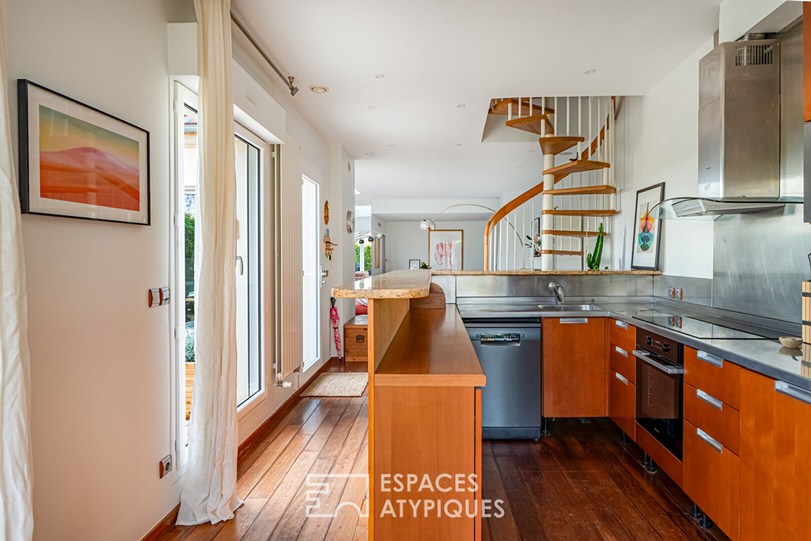 Loft house with terrace in Saint-Cucufa