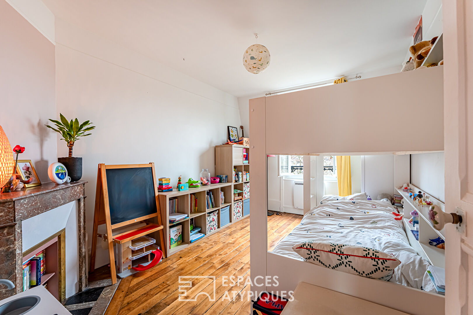 Dernier étage avec vue dégagée et jardin partagé