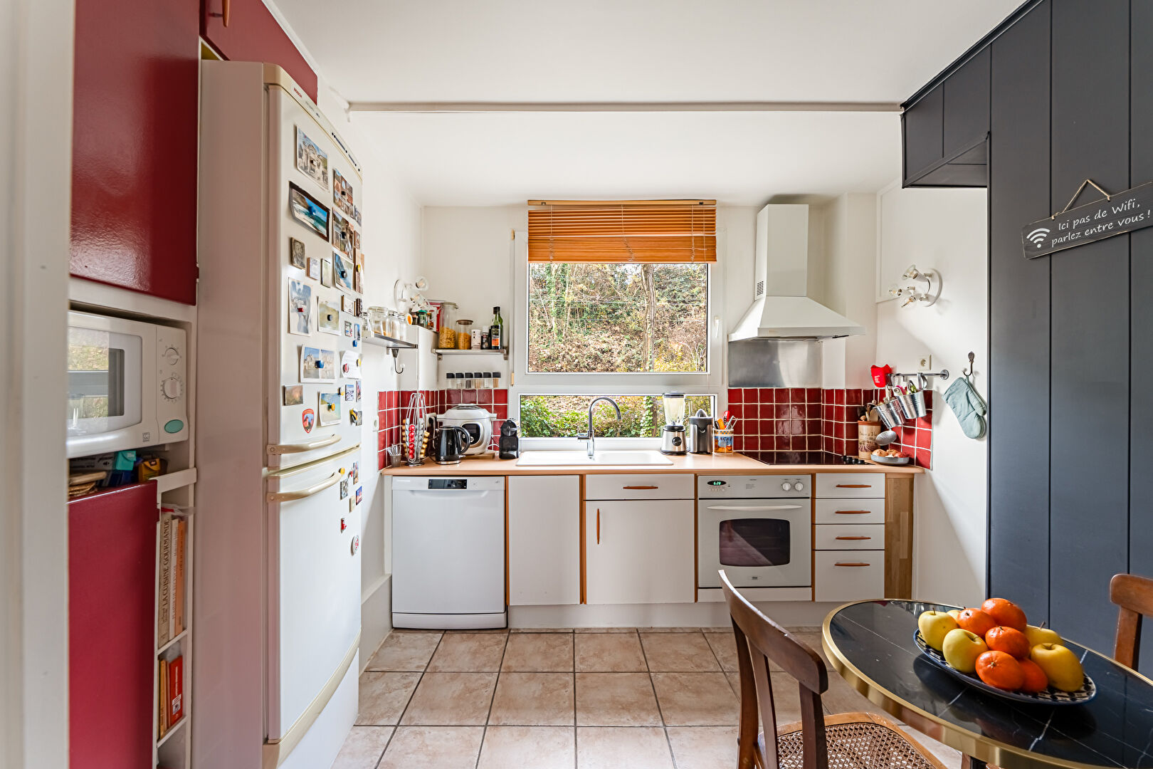 Lumineux premier étage avec balcon sur espace vert