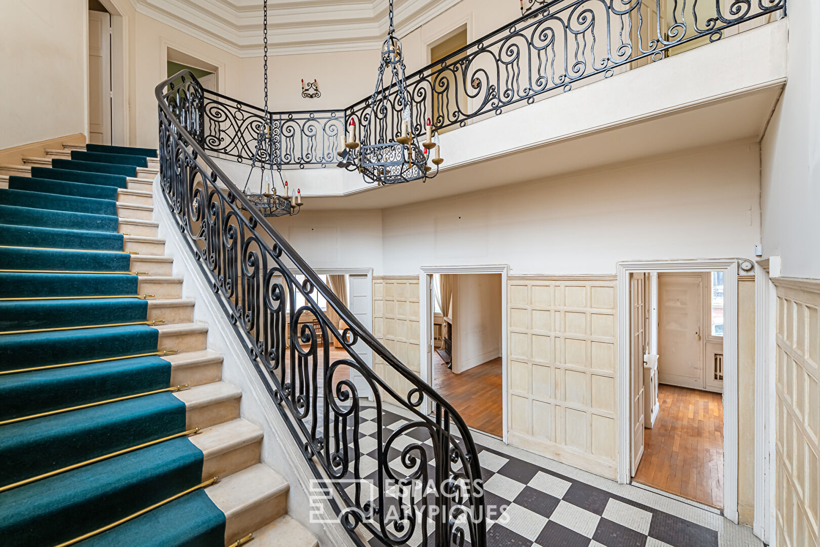 Duplex Art Déco aux volumes généreux à l&rsquo;Entrée de la Villa Chaptal