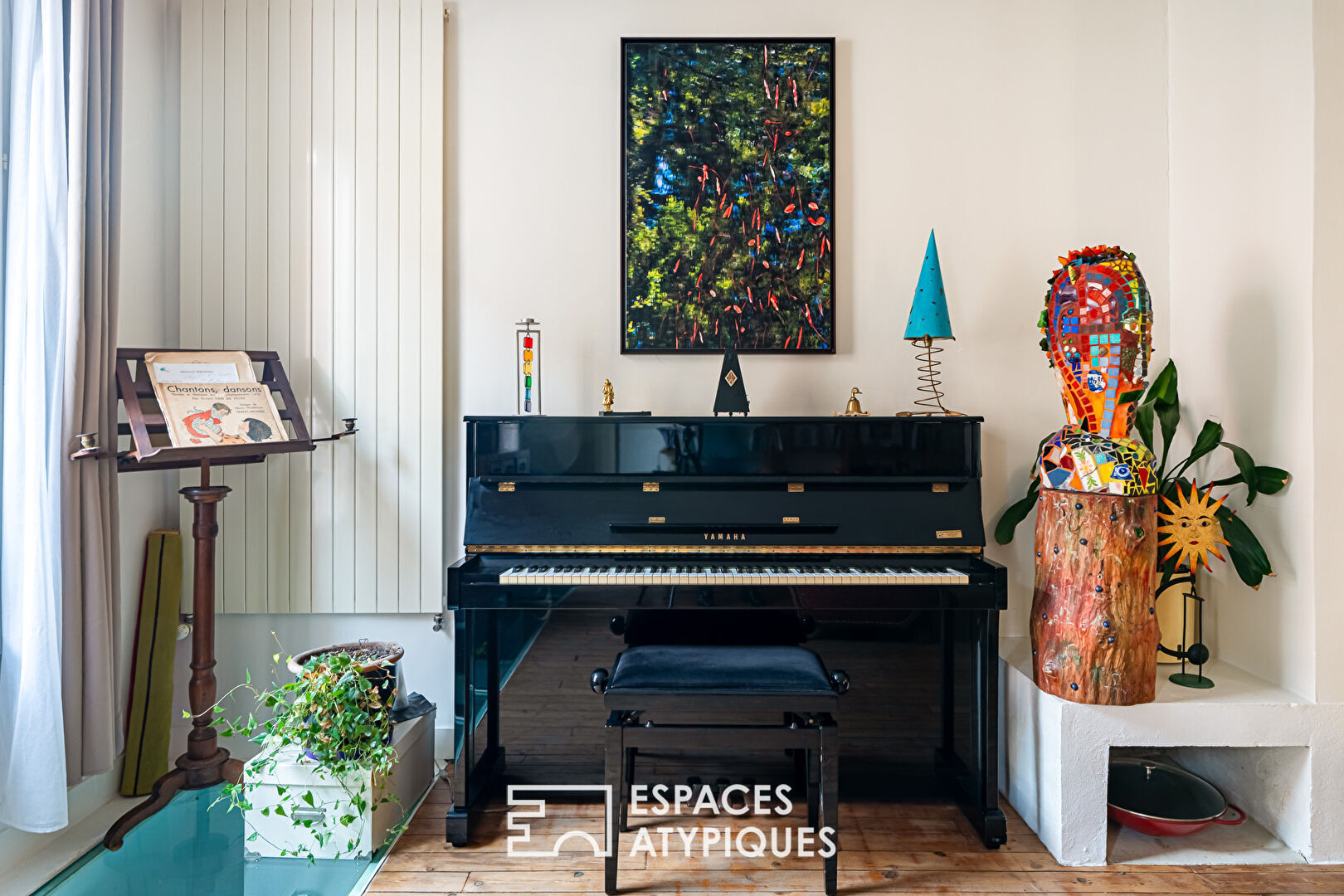 Duplex inversé comme une maison au coeur de Boulogne.