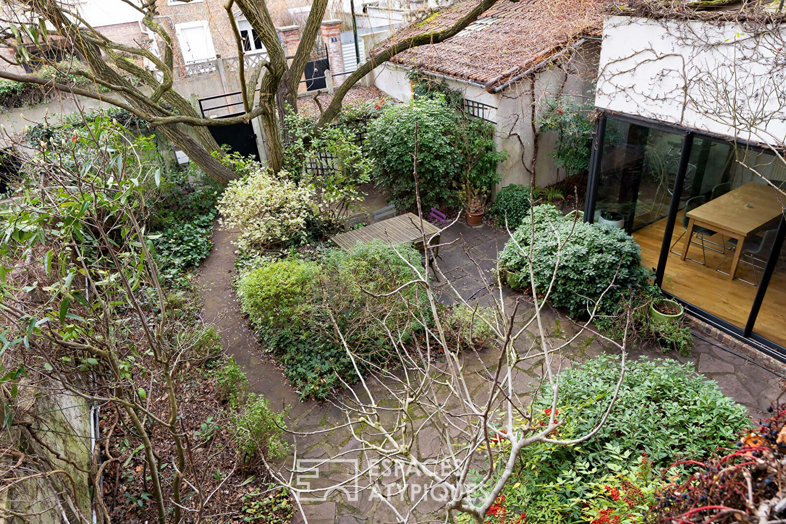 Maison d&rsquo;architecte et son jardin exposé sud au coeur de Malakoff