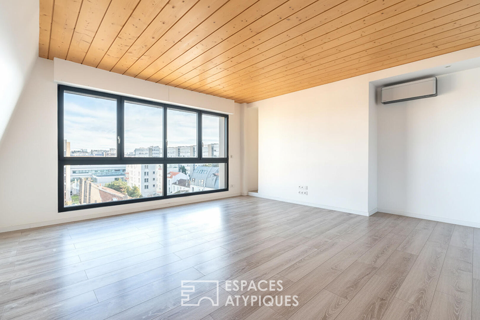 Penthouse rare à Boulogne-Billancourt, entre ciel, lumière et Tour Eiffel