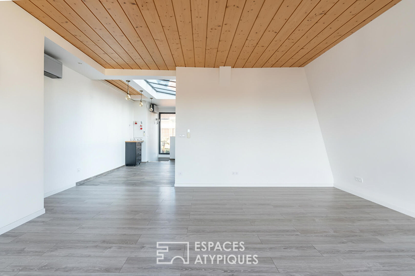 Penthouse rare à Boulogne-Billancourt, entre ciel, lumière et Tour Eiffel