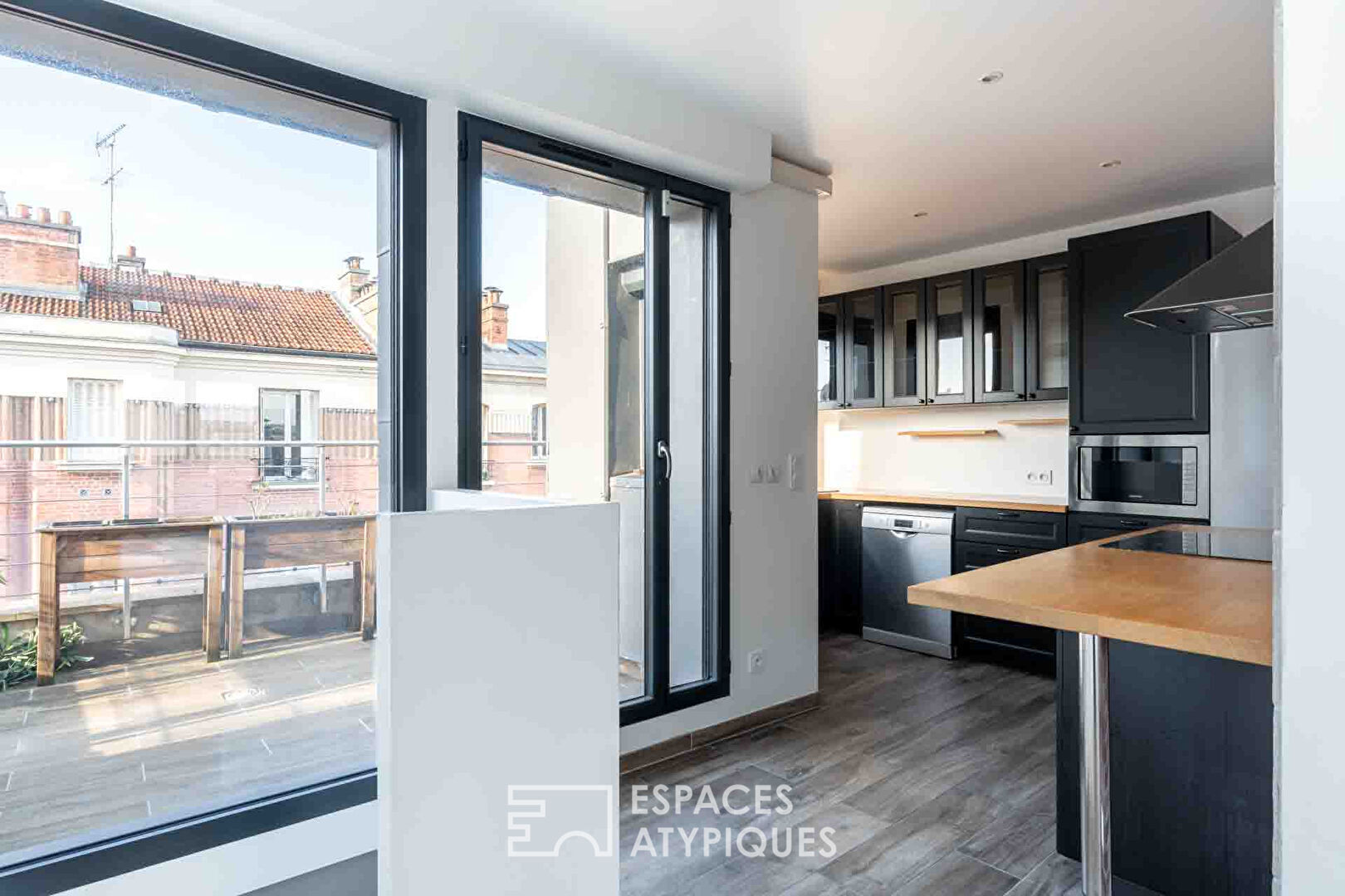 Penthouse rare à Boulogne-Billancourt, entre ciel, lumière et Tour Eiffel