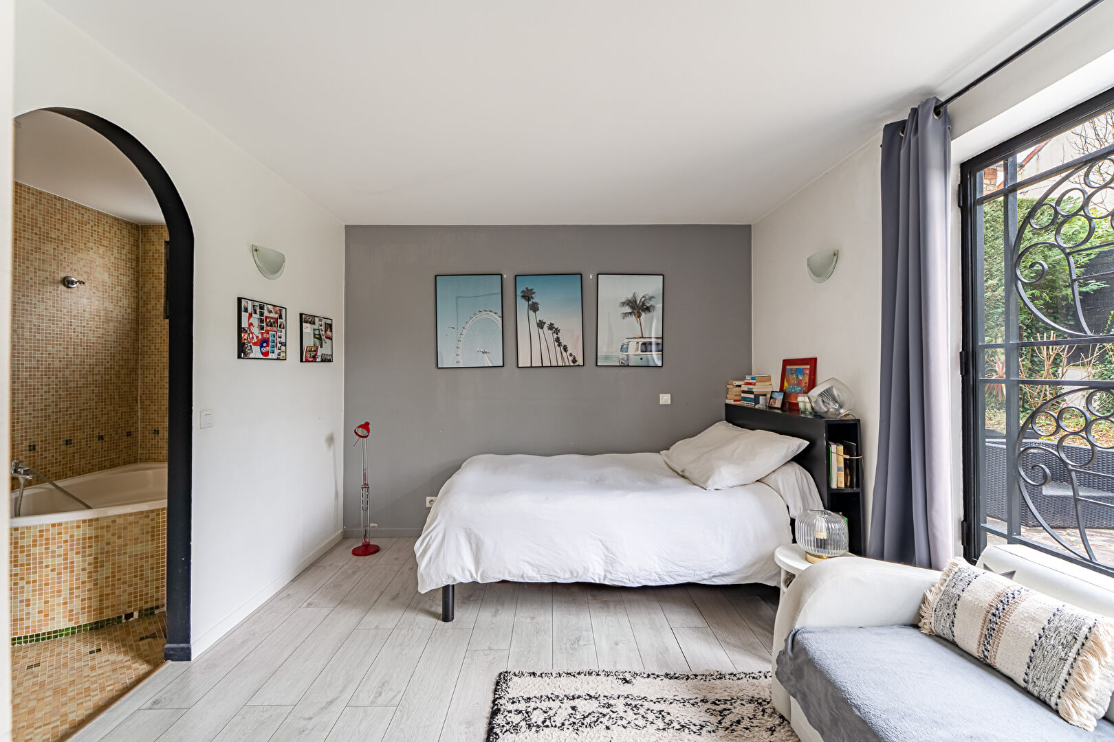 Meulière familiale confidentielle, à l&rsquo;abri des regards