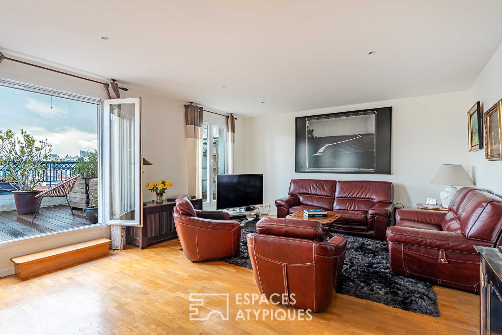 Appartement familial avec terrasse et vue dégagée dans le Triangle d&rsquo;Or
