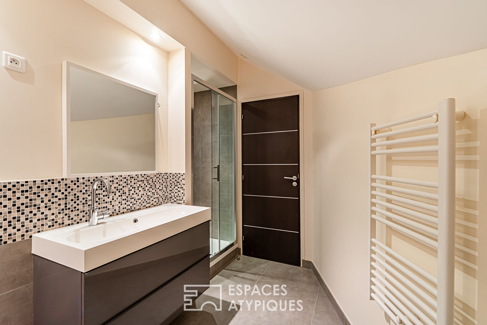 Duplex avec studio/atelier indépendant dans le centre-ville de Sèvres