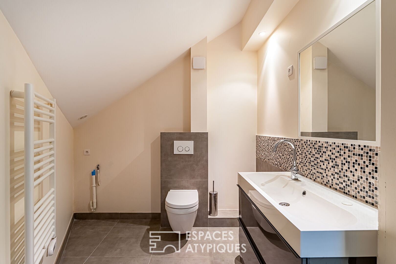 Duplex avec studio/atelier indépendant dans le centre-ville de Sèvres