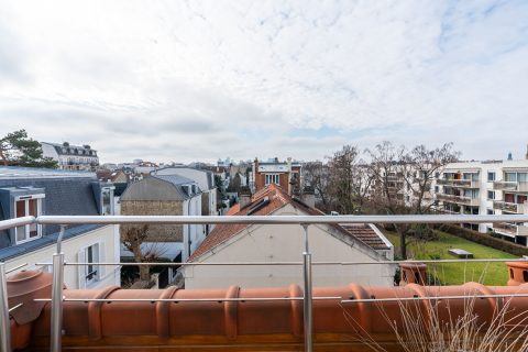 Maison de ville avec toit-terrasse et vue panoramique, quartier Bac