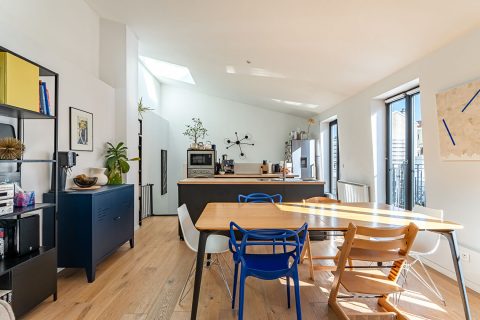 Duplex esprit loft avec terrasse et garage au dernier étage
