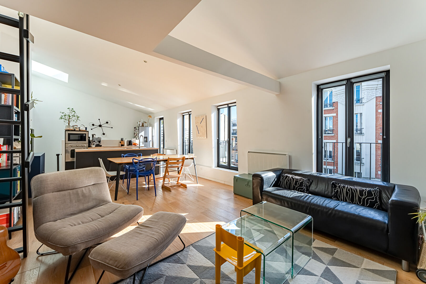 Duplex esprit loft avec terrasse et garage au dernier étage