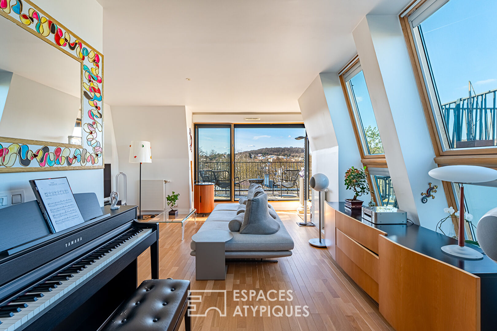 Dernier étage avec terrasse et vue dégagée au coeur de Chaville