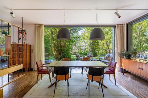 Maison de famille réinventée et son jardin secret dans le très prisé quartier Brancas