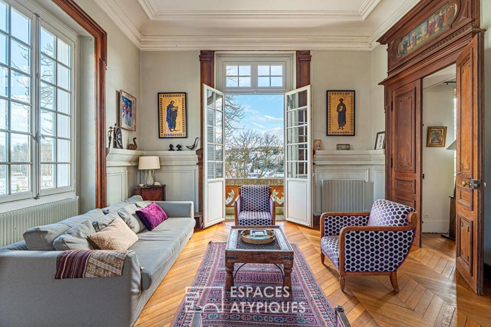 Triplex familial chargé d'histoire à deux pas de la Section Internationale de Sèvre.