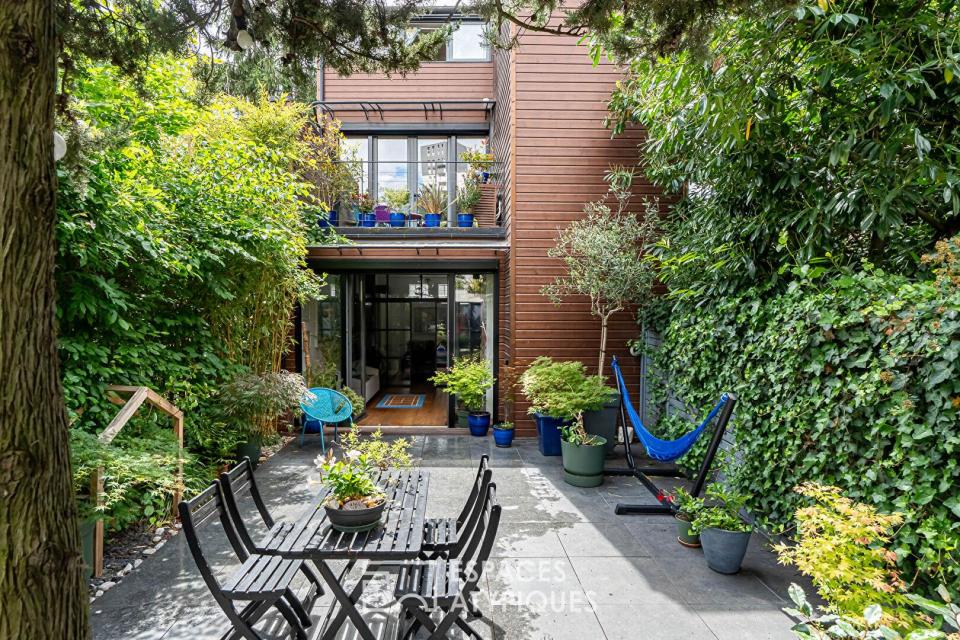 Maison d'architecte en bois d'Inspiration californienne au coeur de la Petite Garenne