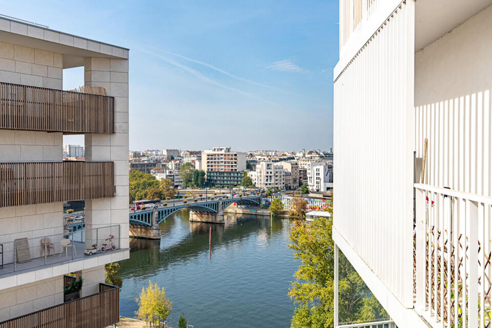 Appartement d'architecte avec balcon vue Seine au dernier étage
