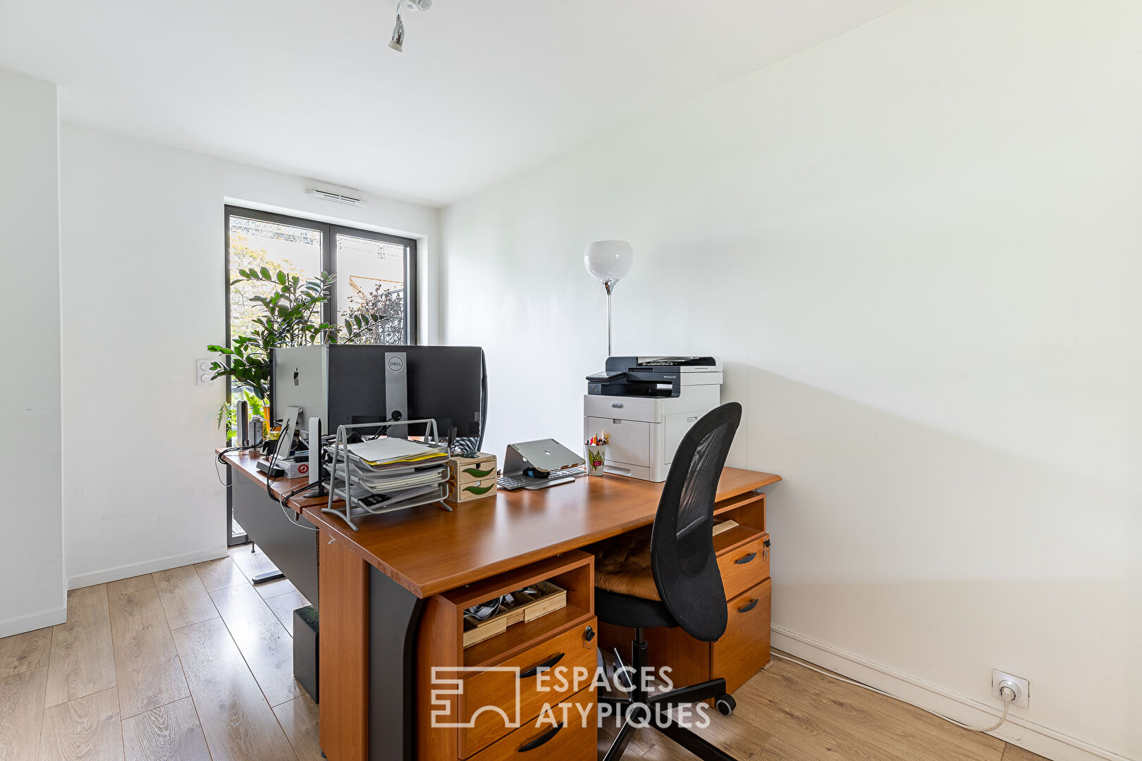 Contemporary with terrace on Île Saint Germain