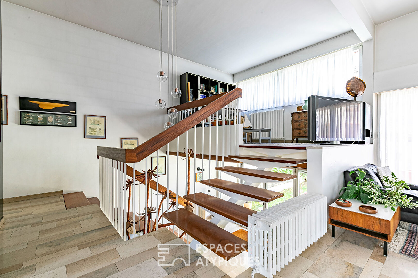 Maison d’architecte avec patio et jardin