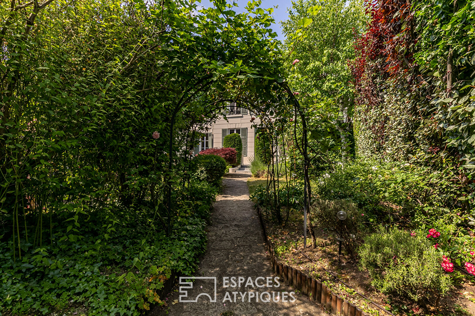 Ancien relais de chasse revisité